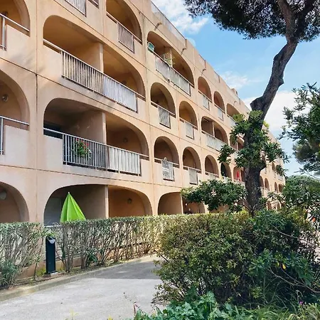 Superbe Studio Climatise, Sur Le Port D'Hyeres Йер